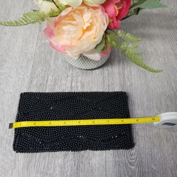 Beaded clutch - Picture 3 of 8